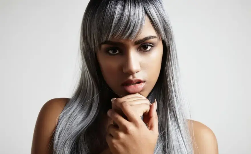 Mechas blancas naturales - técnicas, cuidados y precio