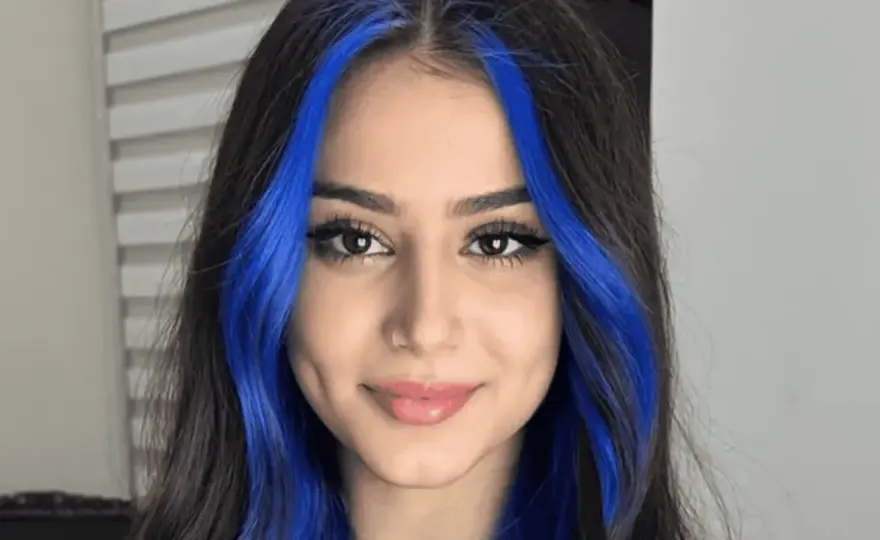 Mechas money piece para iluminar el rostro y acertar con el tono