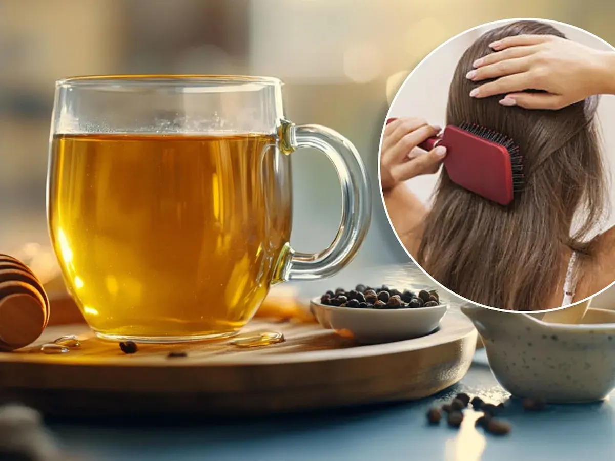 Té verde para el pelo: una taza de té dorado junto a ingredientes naturales y una mujer peinando su cabello.